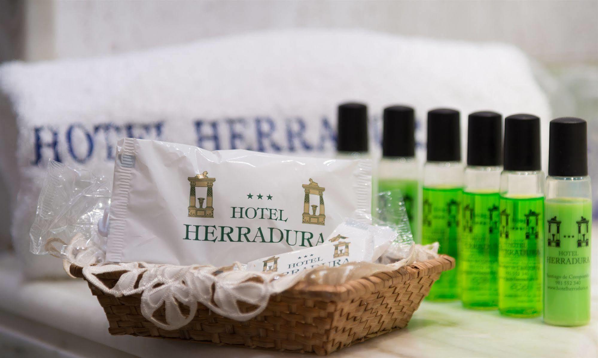 סנטיאגו דה קומפוסטלה Hotel Herradura מראה חיצוני תמונה